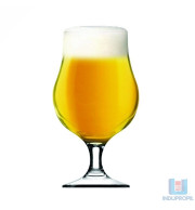 Copo com Cerveja Blond Ale