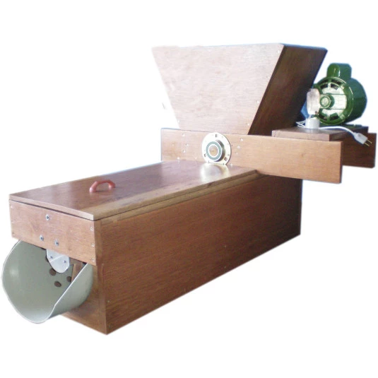 Moedor Desengaçador em Madeira com Motor 1/2 CV - 220v