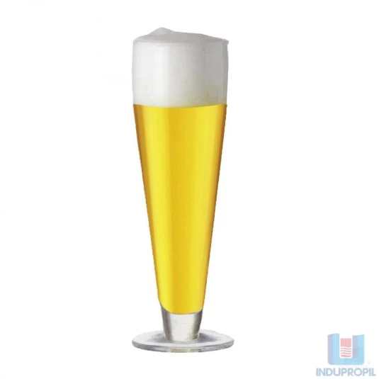 Copo com Cerveja Pilsen Tcheca