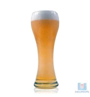 Copo com Cerveja Weiss